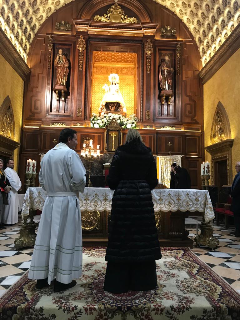 Ainhoa Arteta sorprende cantándole un Ave María a la Virgen de la Paz tras el pregón